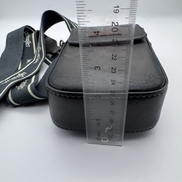 Wrangler Ladies Cell Phone Purse With Back Card Slots Crossbody Adjustable Strap - Picture 5 of 9